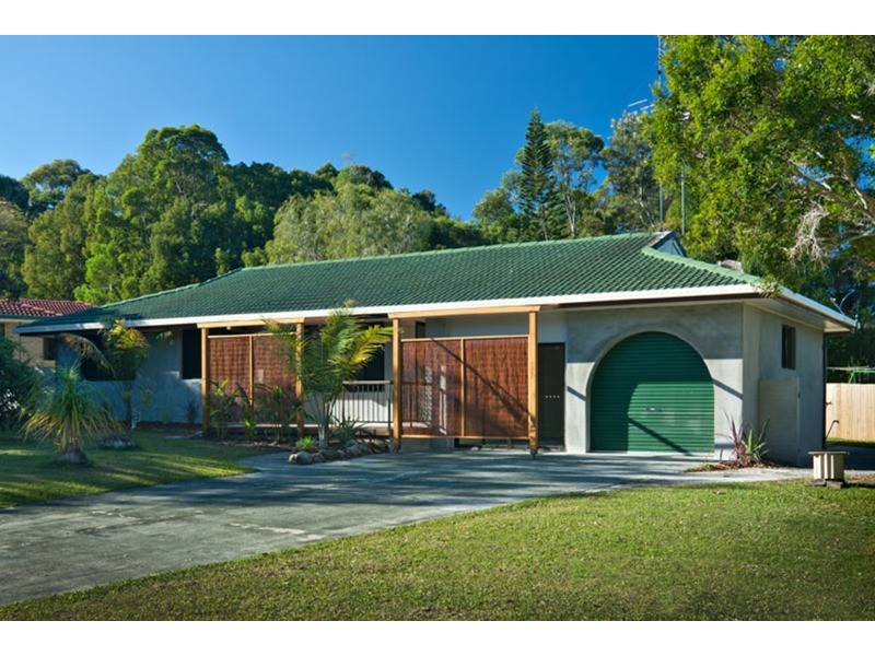 2 Inderwong Avenue, Ocean Shores NSW 2483