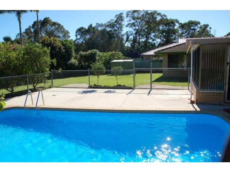 50 Narooma Drive, Ocean Shores NSW 2483