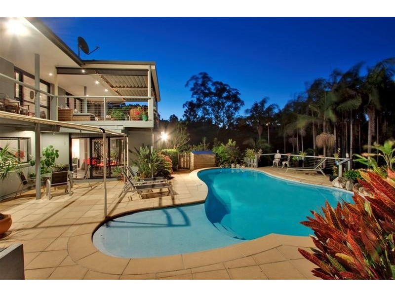 5 Harah Court, Ocean Shores NSW 2483