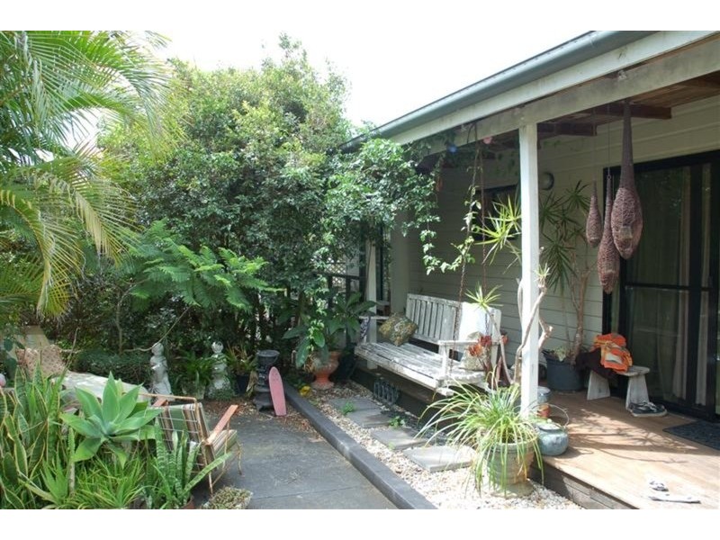 4 Putta Place, Ocean Shores NSW 2483