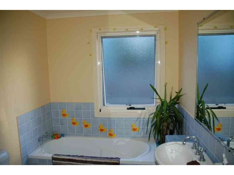 7 Kallaroo Circuit, Ocean Shores NSW 2483