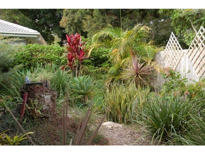 2/7 Gara  Court, Ocean Shores NSW 2483