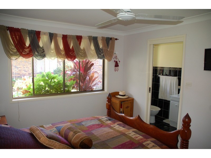 7 Aloota Crescent, Ocean Shores NSW 2483
