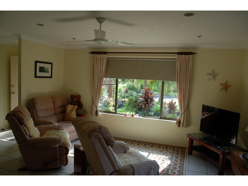 7 Aloota Crescent, Ocean Shores NSW 2483