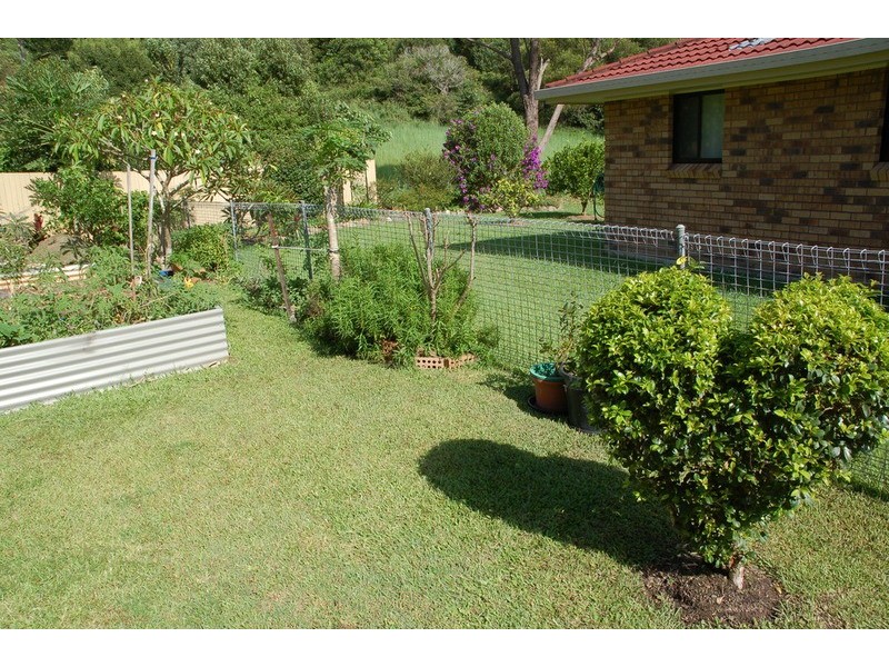 7 Aloota Crescent, Ocean Shores NSW 2483