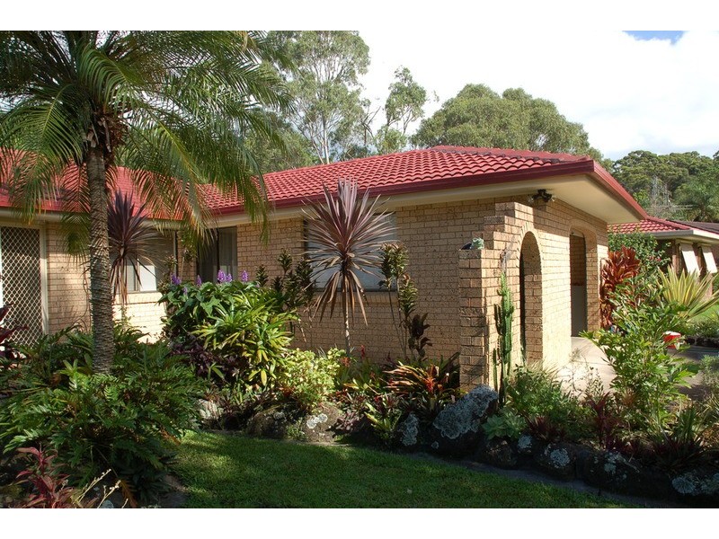 7 Aloota Crescent, Ocean Shores NSW 2483