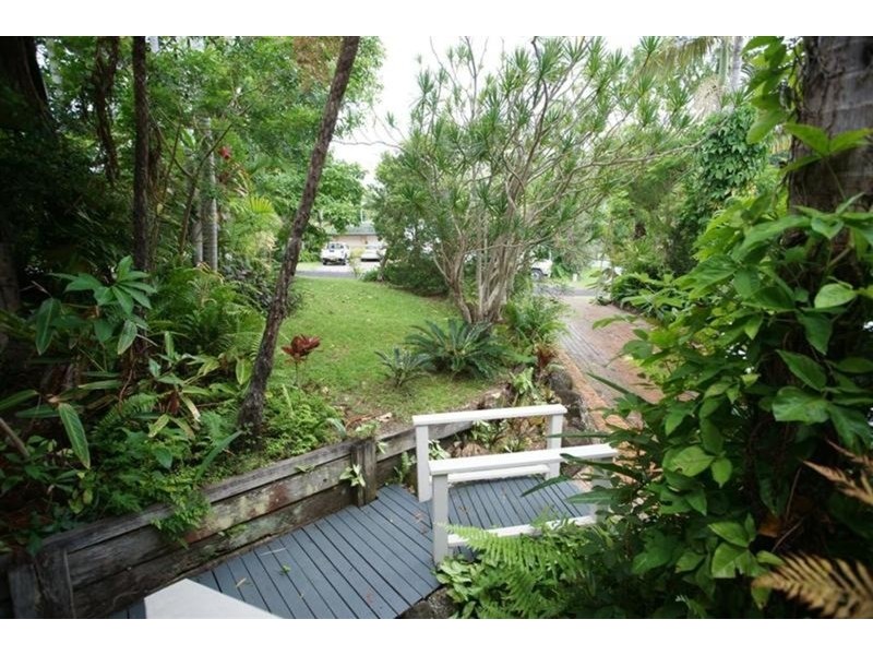 1 Bobra Glen, Ocean Shores NSW 2483