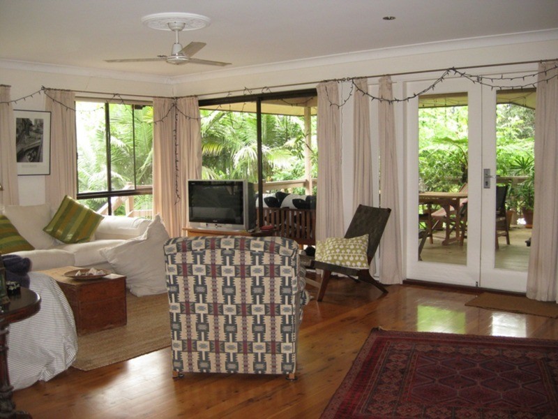 1 Bobra Glen, Ocean Shores NSW 2483