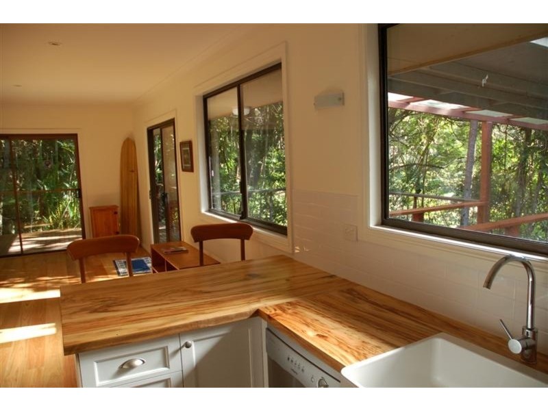 10 Nelshaby Court, Ocean Shores NSW 2483