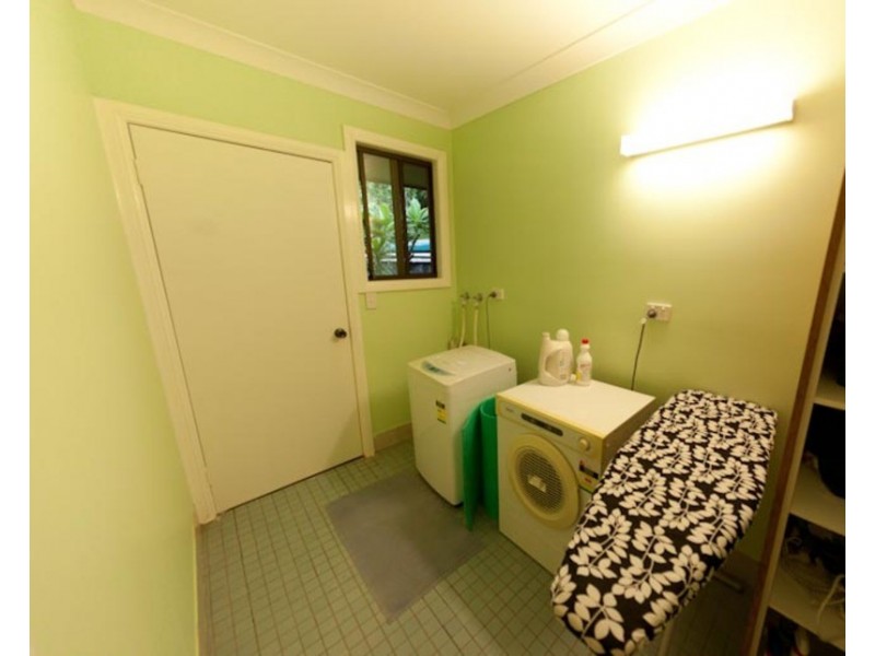 10 Nelshaby Court, Ocean Shores NSW 2483