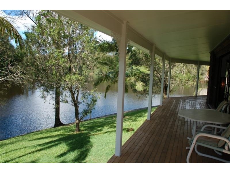 10 Larelar Court, Ocean Shores NSW 2483