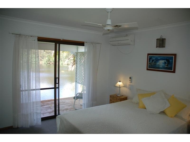 10 Larelar Court, Ocean Shores NSW 2483