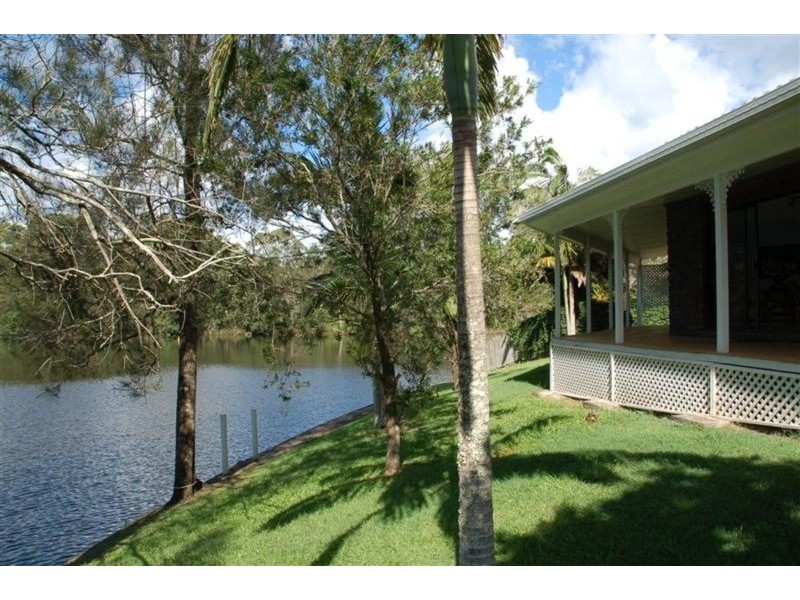 10 Larelar Court, Ocean Shores NSW 2483