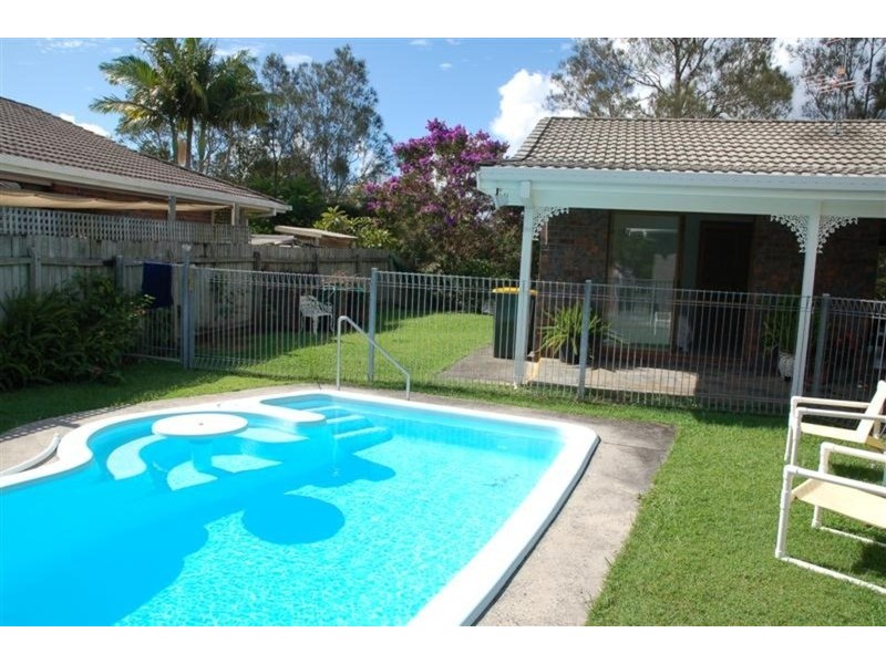 10 Larelar Court, Ocean Shores NSW 2483