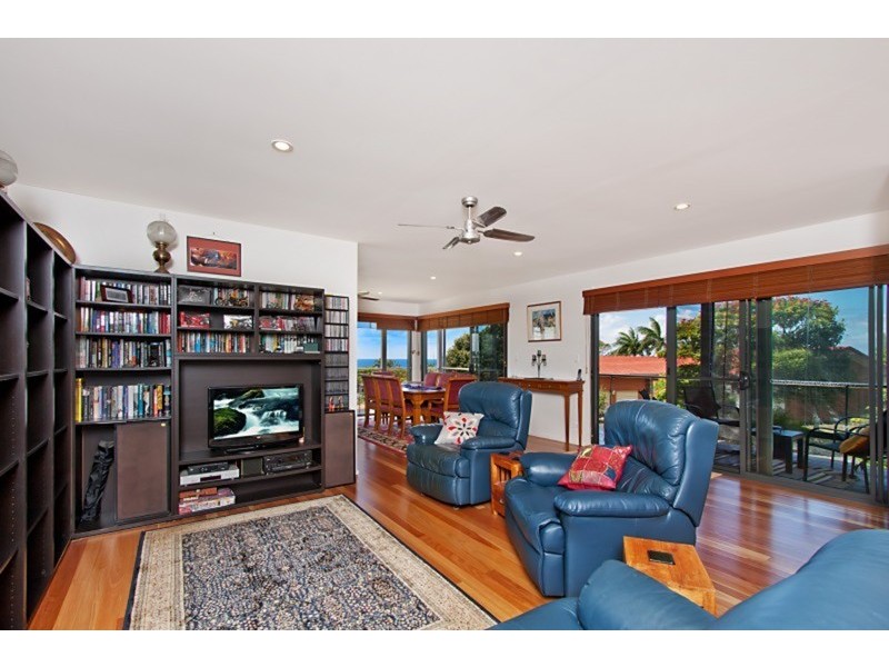 3 Wirruna Avenue, Ocean Shores NSW 2483