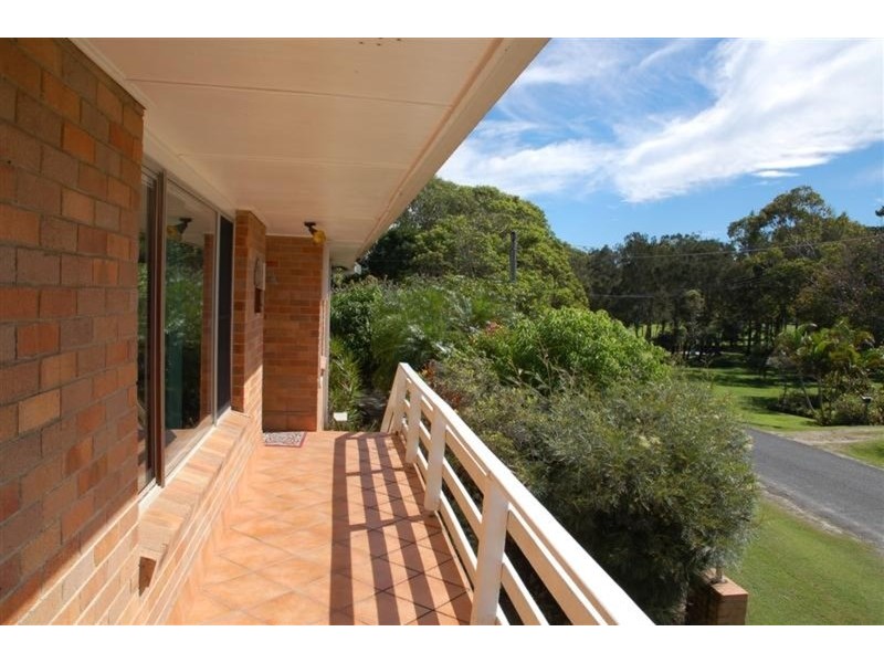 3 Ocean Ave, New Brighton NSW 2483