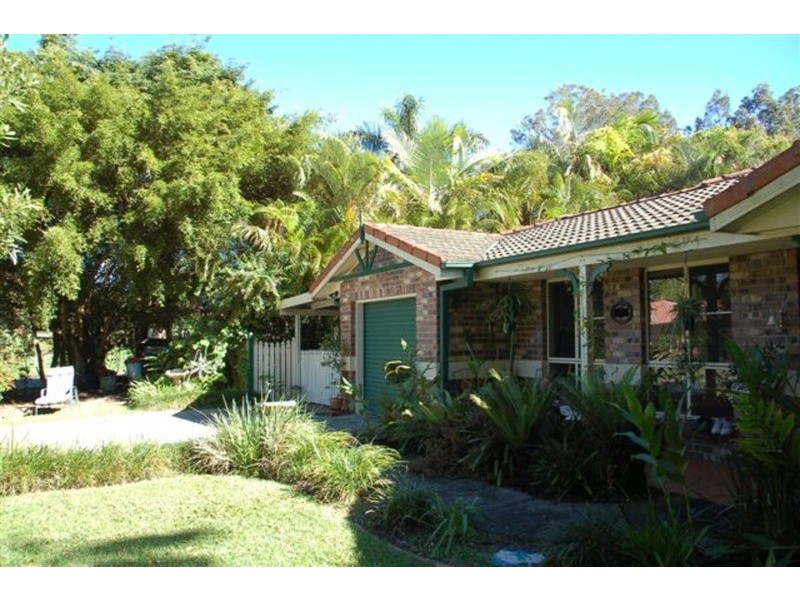 6 Wilpy Place, Ocean Shores NSW 2483