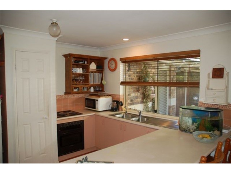 6 Wilpy Place, Ocean Shores NSW 2483