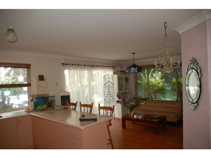 6 Wilpy Place, Ocean Shores NSW 2483