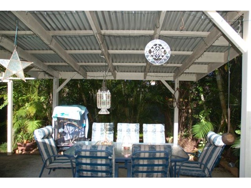 6 Wilpy Place, Ocean Shores NSW 2483