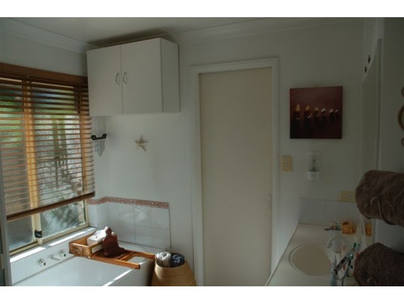 6 Wilpy Place, Ocean Shores NSW 2483