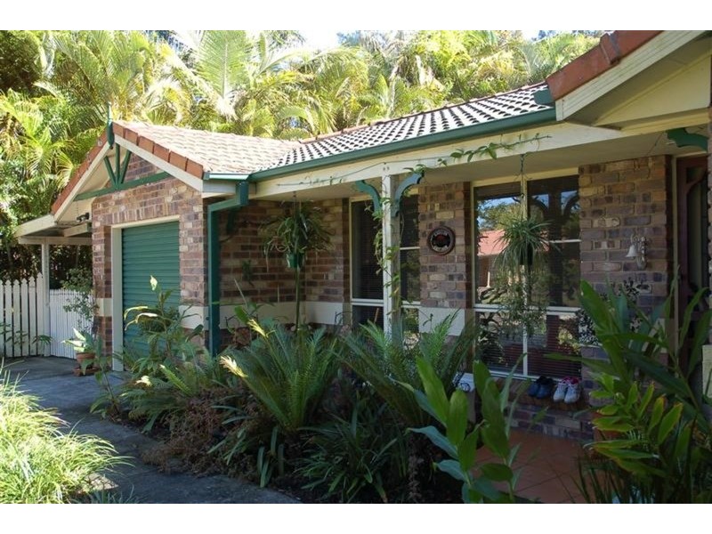 6 Wilpy Place, Ocean Shores NSW 2483