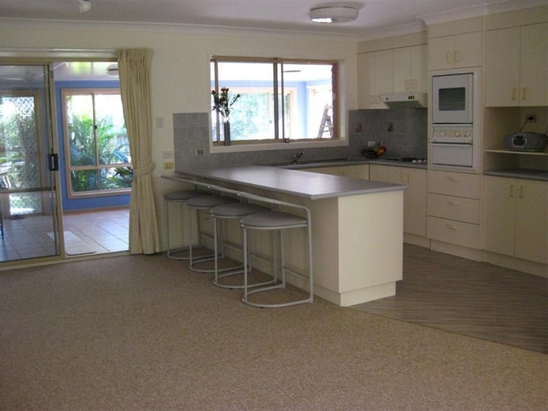 13 Kiah Close, Ocean Shores NSW 2483