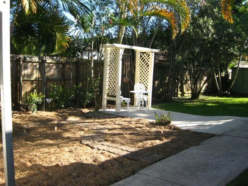 13 Kiah Close, Ocean Shores NSW 2483