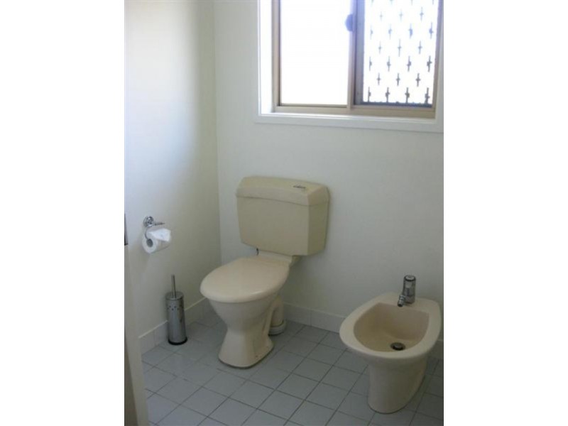 13 Kiah Close, Ocean Shores NSW 2483