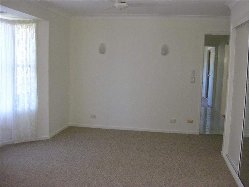 13 Kiah Close, Ocean Shores NSW 2483