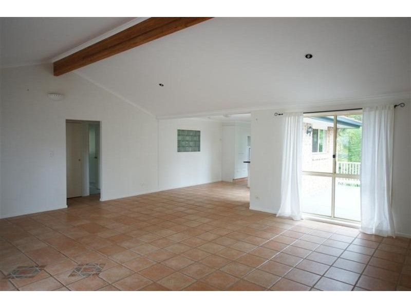 4 Murumba Close, Ocean Shores NSW 2483