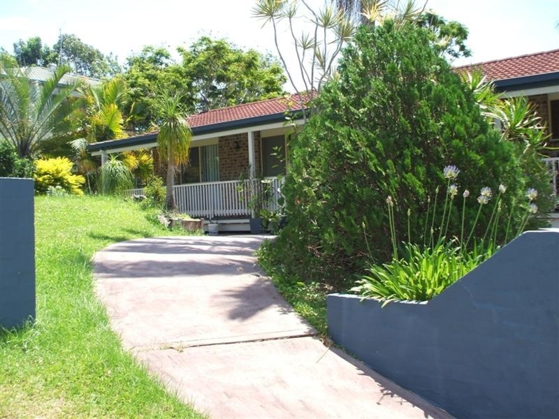 4 Murumba Close, Ocean Shores NSW 2483