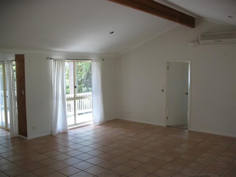 4 Murumba Close, Ocean Shores NSW 2483