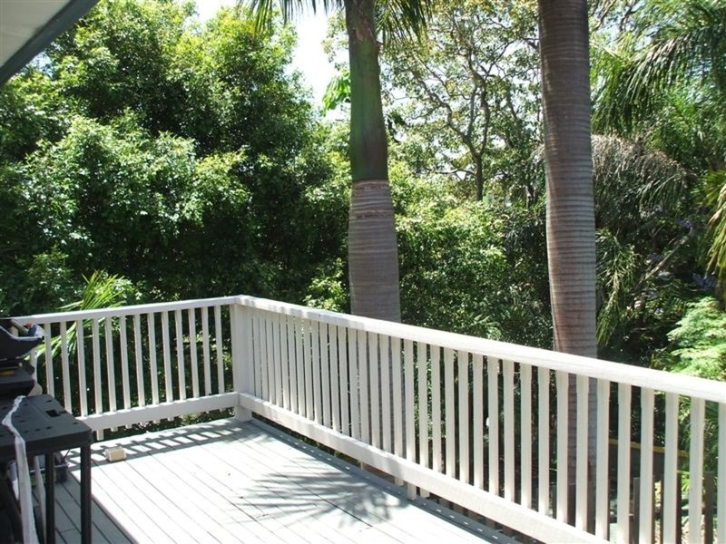 4 Murumba Close, Ocean Shores NSW 2483