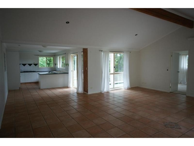 4 Murumba Close, Ocean Shores NSW 2483