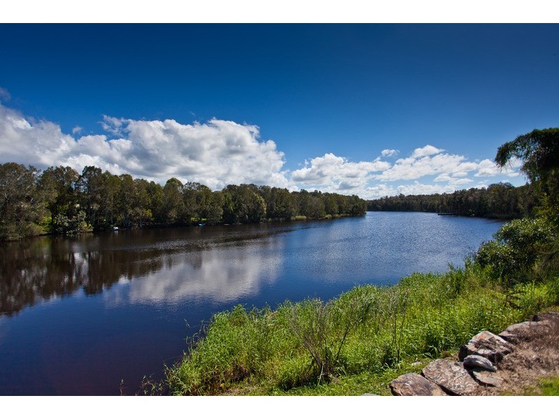 5 Halyard Court, Ocean Shores NSW 2483