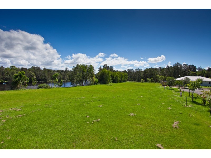 5 Halyard Court, Ocean Shores NSW 2483