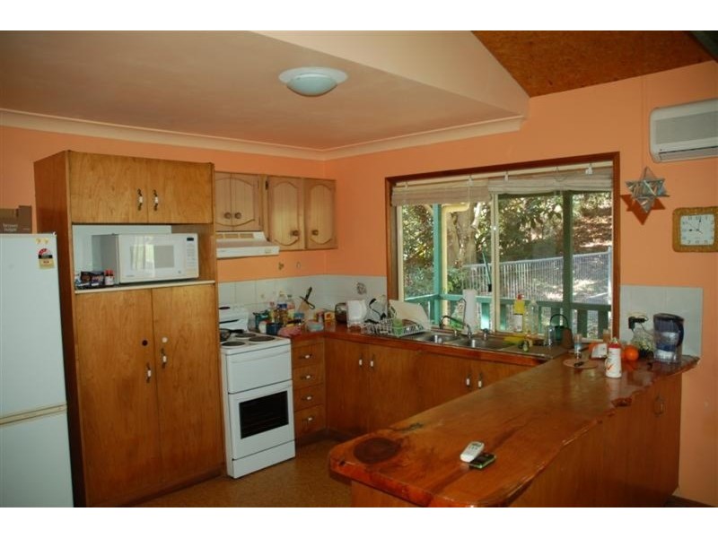 17 Mundurra Avenue, Ocean Shores NSW 2483