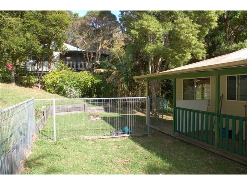 17 Mundurra Avenue, Ocean Shores NSW 2483