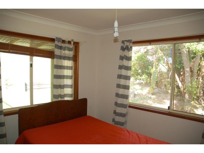 17 Mundurra Avenue, Ocean Shores NSW 2483