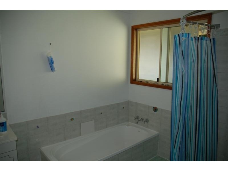 17 Mundurra Avenue, Ocean Shores NSW 2483