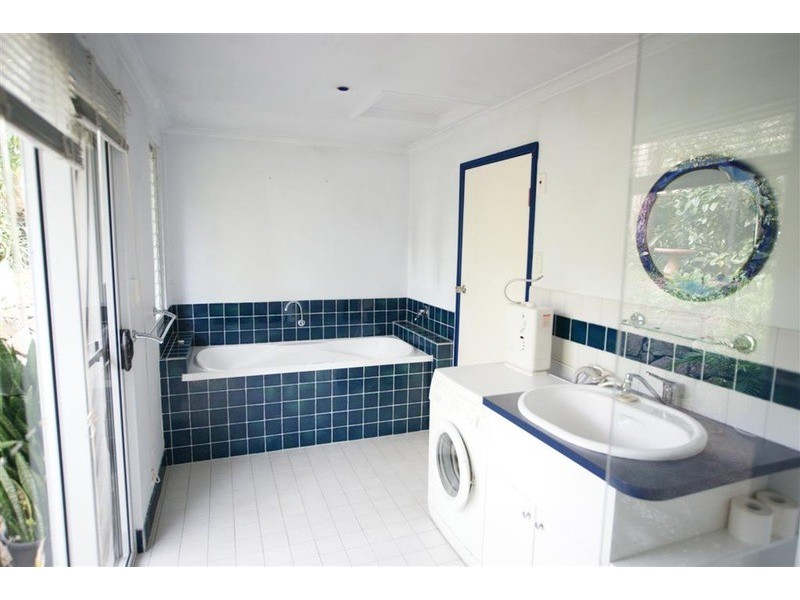 4 Gilba Avenue, Ocean Shores NSW 2483