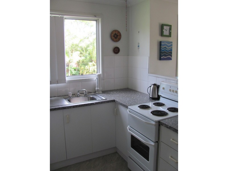 1 Nandroya Avenue, Ocean Shores NSW 2483