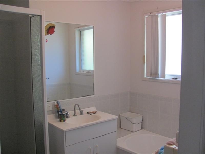 1 Nandroya Avenue, Ocean Shores NSW 2483