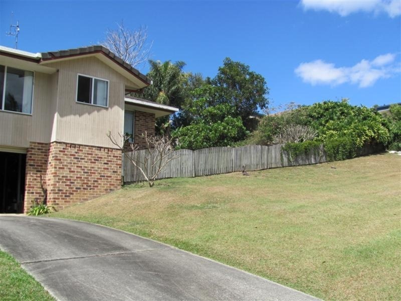 1 Nandroya Avenue, Ocean Shores NSW 2483