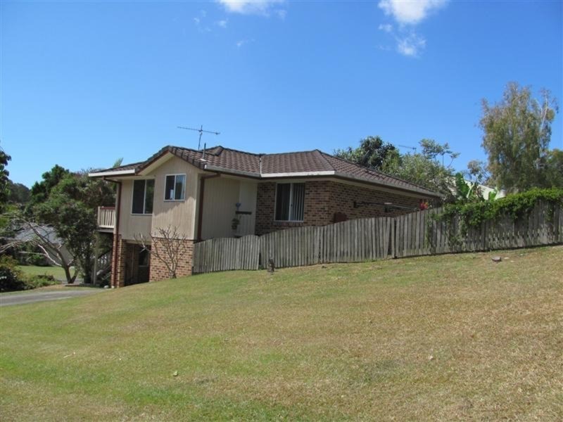 1 Nandroya Avenue, Ocean Shores NSW 2483