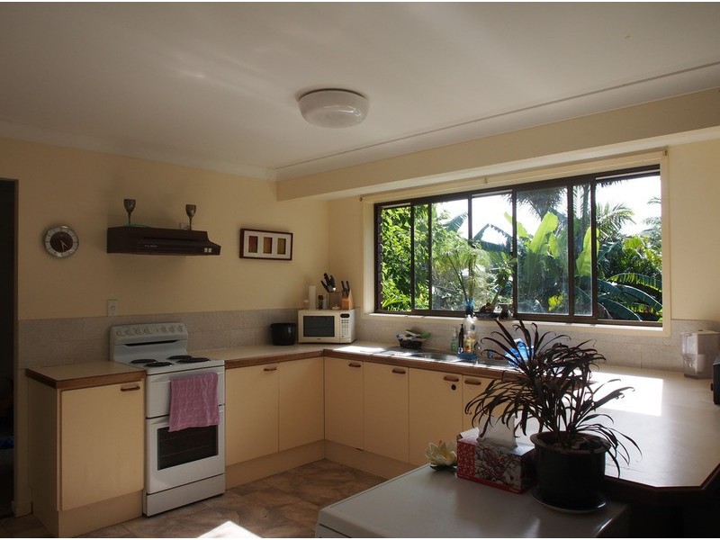 2 Bobra Glen, Ocean Shores NSW 2483
