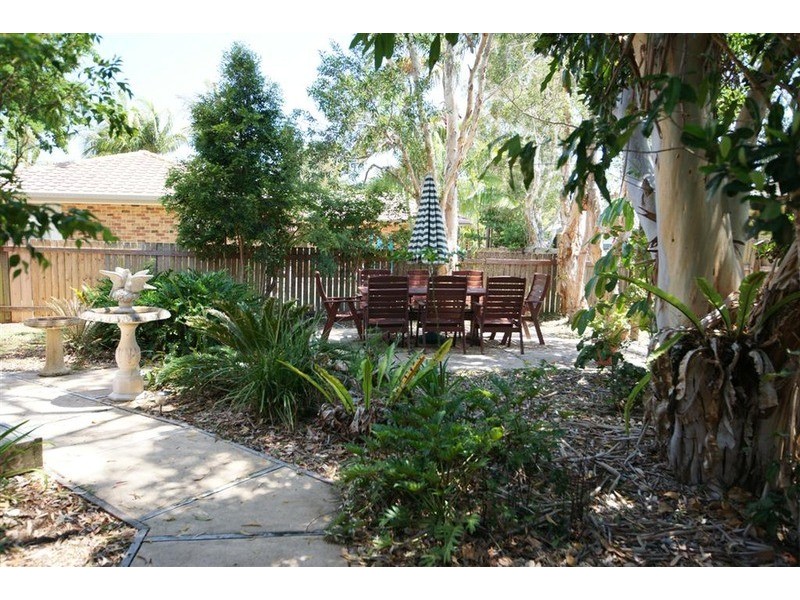 1 Barkala Court, Ocean Shores NSW 2483