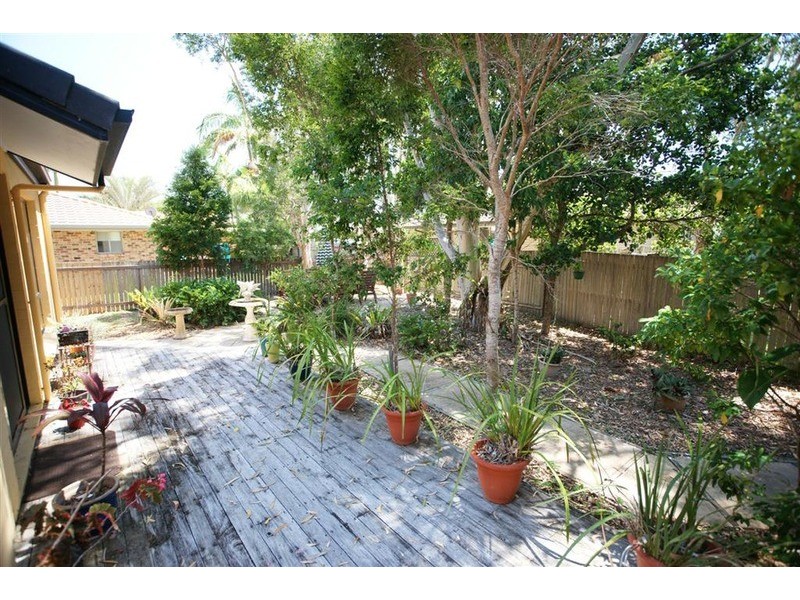 1 Barkala Court, Ocean Shores NSW 2483