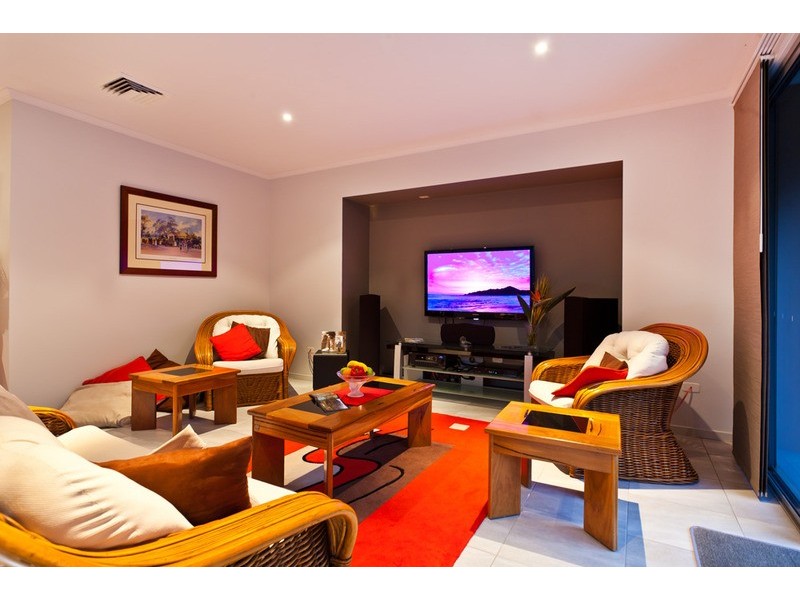 30 Mia  Court, Ocean Shores NSW 2483